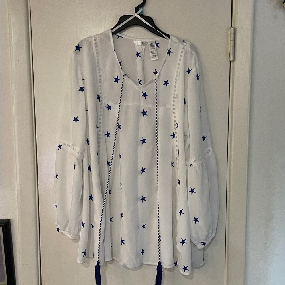 Kaktus Boho White top with Blue embroidered Star Pattern Large